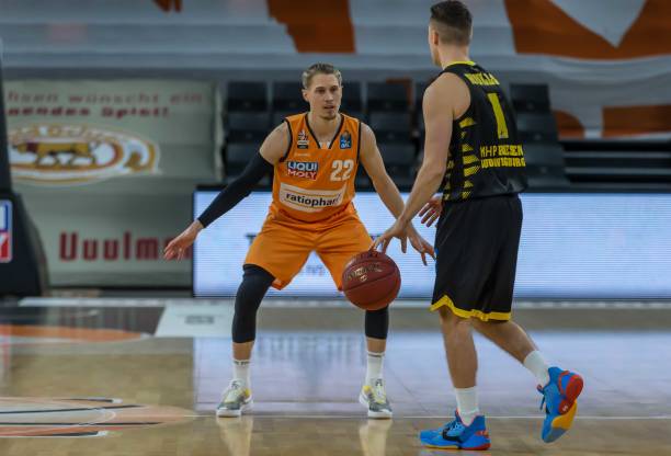 与精准的传 与精准的传