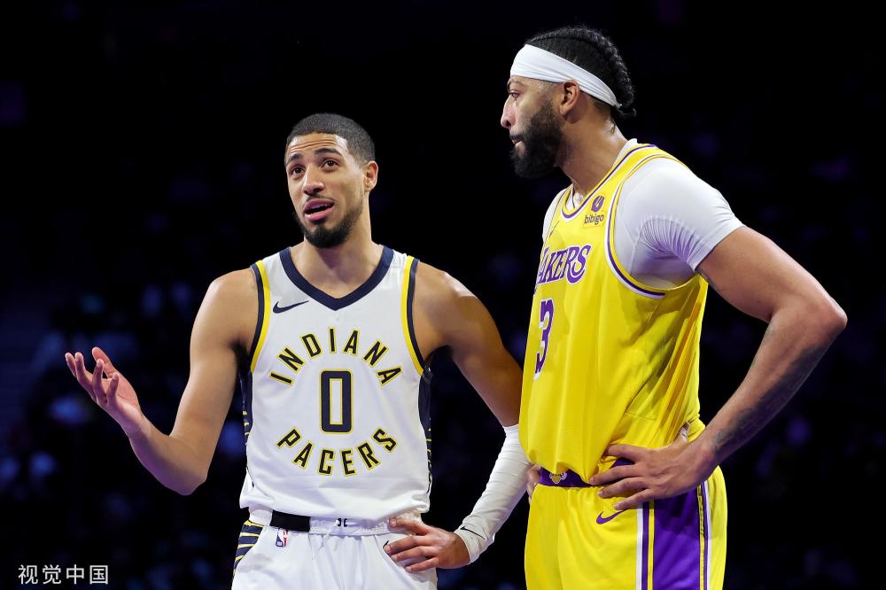 万众瞩目的 万众瞩目的